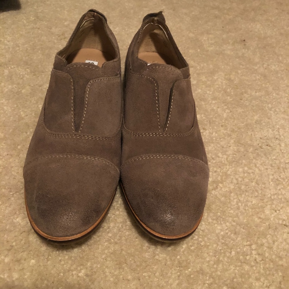 STEVE MADDEN Tan Suede Slip On